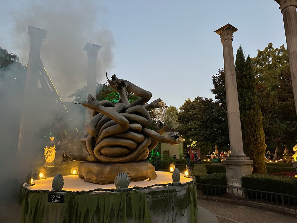 Gorgon Gardens Howl O Scream