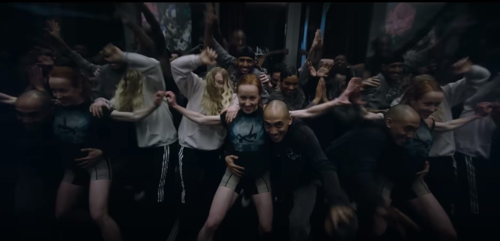 Dancers threaten skye in Smile 2